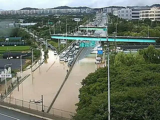 韓国首都圏の大雨続く　１時間あたり最大７０ミリの予想も