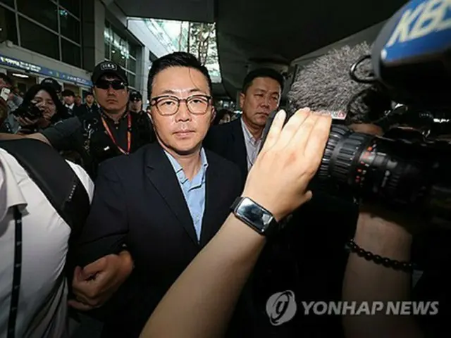 尹前大統領妻「執事」の逮捕状請求　特別検察官