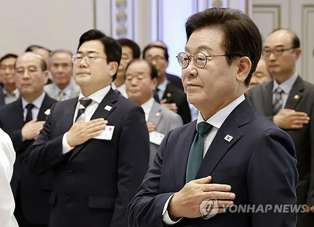 旧大統領府「青瓦台」の迎賓館で開かれた光復８０年の記念行事に出席した李大統領（大統領室通信写真記者団）＝１４日、ソウル（聯合ニュース）