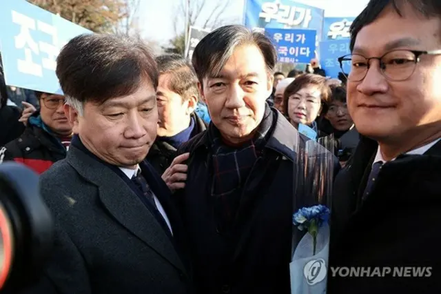 昨年１２月１６日、ソウル拘置所に入る曺国氏＝（聯合ニュース）