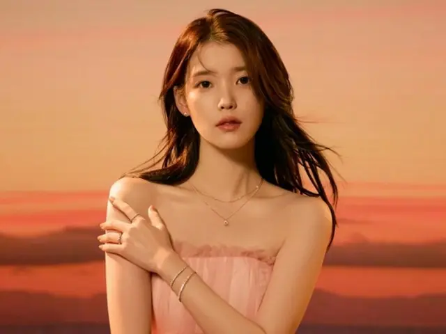 IU（アイユー）、魔法のようなビジュアル…まるでプリンセス
