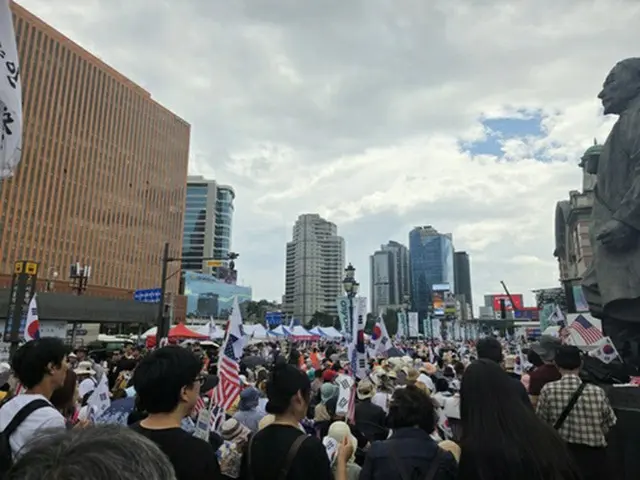 解放記念日のソウル都心　保守系政党・労働団体などが集会