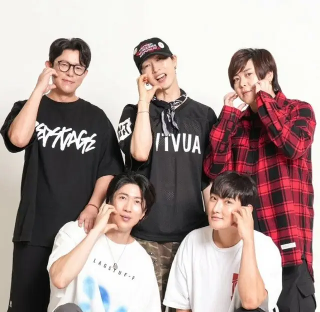 「H.O.T.」完全体、6年ぶりに集合…久しぶりの5兄弟ショット