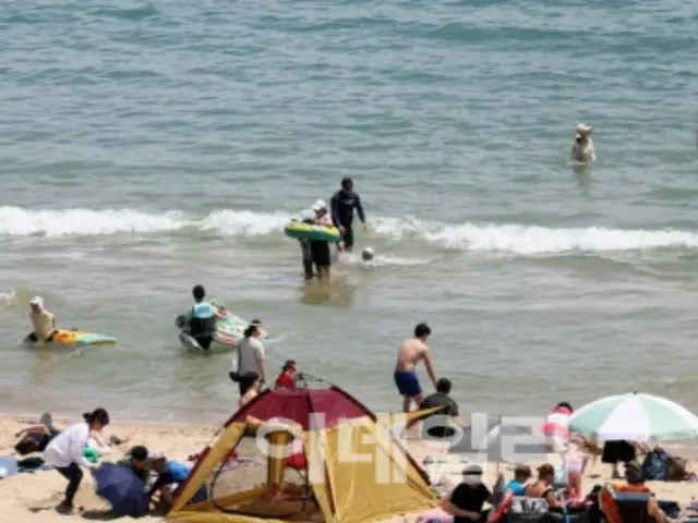 高城の海水浴場で3人が溺れる...1人が心停止＝韓国