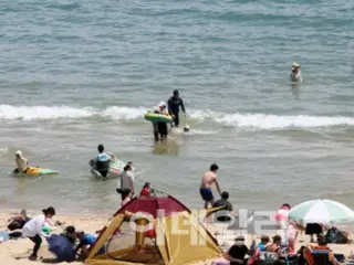 高城の海水浴場で3人が溺れる...1人が心停止＝韓国