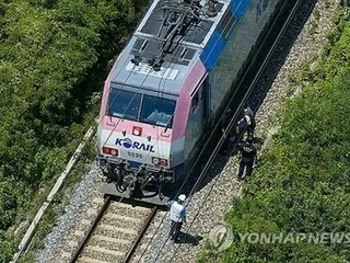 作業員７人が列車にはれられ２人死亡　雨後の点検中に＝韓国