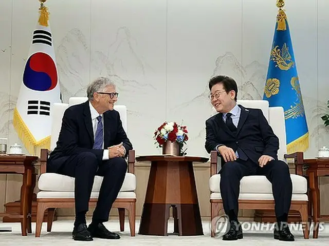 ビル・ゲイツ氏　韓国バイオ製品「驚異的」と絶賛＝李大統領と面会