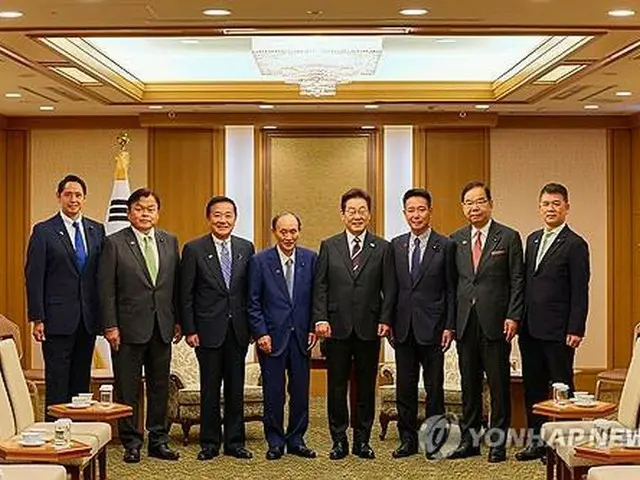 李大統領　菅元首相と面会＝未来志向の協力継続確認