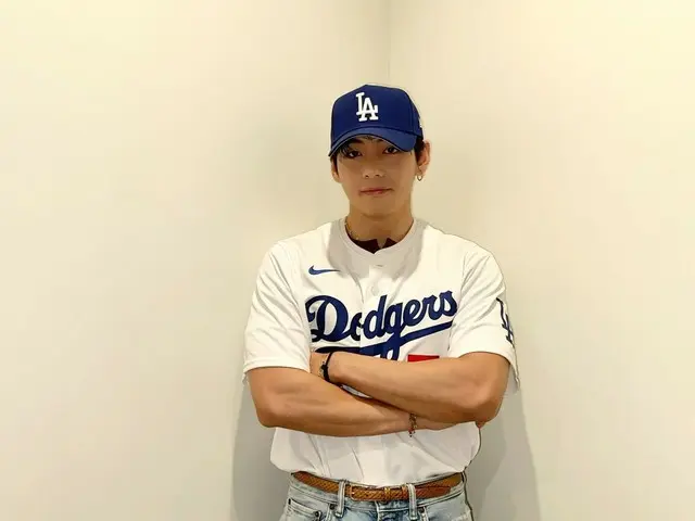 「BTS」V、米メジャーリーグでの始球式終了