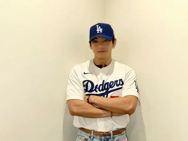 「BTS」V、米メジャーリーグでの始球式終了