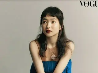 女優キム・テリ、前髪パッツンでも魅力発散のグラビア披露