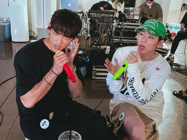 RAIN（ピ）＆ZICO“いたずらっ子Xいたずらっ子の組合せ”…実の兄弟のような愉快な雰囲気