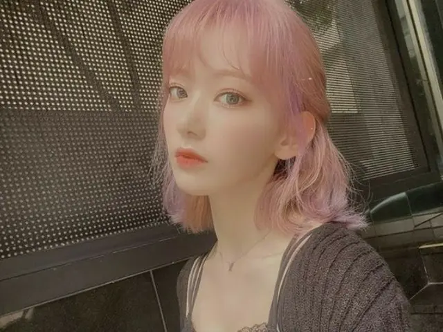 「IZ*ONE」宮脇咲良、ピンクパープルヘアーにイメチェンでファンからも好評