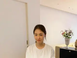 女優イ・ヨニ、新居で食卓認証ショット…さわやかな新妻