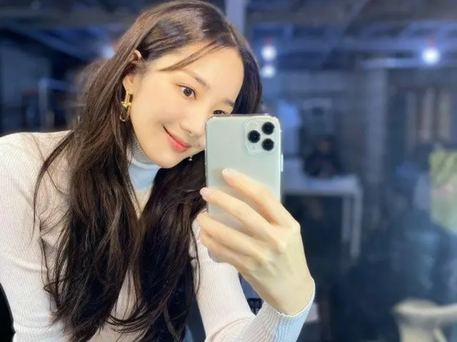女優パク・ミニョン、ミラーセルフィーのお手本...いつも美しい♥