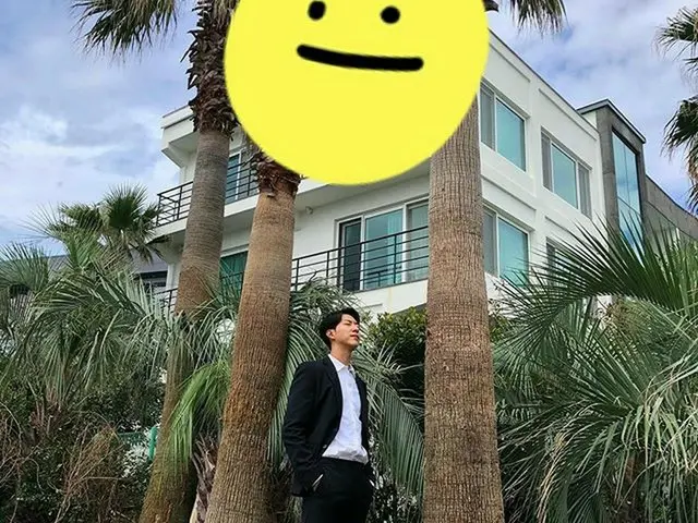 「CNBLUE」イ・ジョンシン、太陽よりまぶしいビジュアル公開