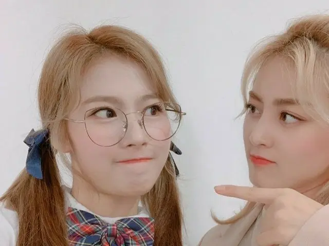 「TWICE」ジヒョ＆サナ、独歩的なさわやかさに相棒ケミあふれる
