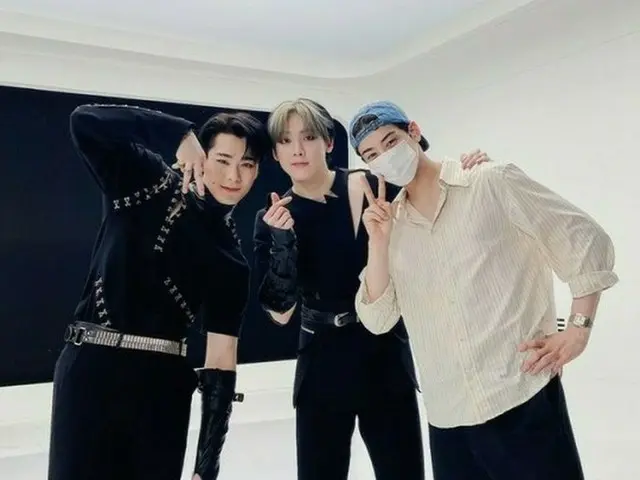 「ASTRO」チャウヌ、ムンビン＆サナを応援“チャイリン”