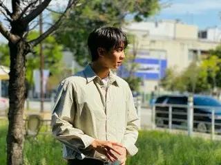 イ・スンギ、お姉様方もときめく無公害ビジュアル…日差しを受けてさらにまぶしい姿