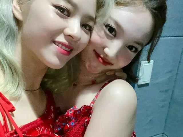 「TWICE」ジョンヨン“ナヨン姉さん誕生日おめでとう♥”...歴代級美貌にラブリーな友情