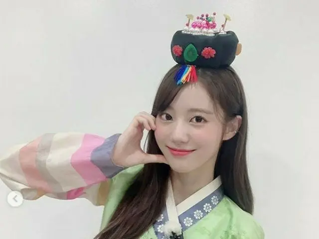 「宇宙少女」ルダ＆ダヨン、秋夕迎えラブリーな韓服姿であいさつ