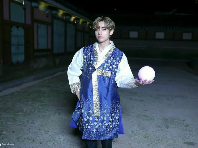 「BTS（防弾少年団）」V、韓服着てチュソク（秋夕=旧盆）のあいさつ&十五夜の月でマジックショーにファン萌え萌え