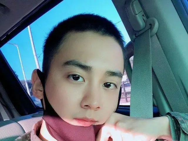 「TEEN TOP」チョンジ、軍服務中にうれしい近況...相変らず輝くビジュアル