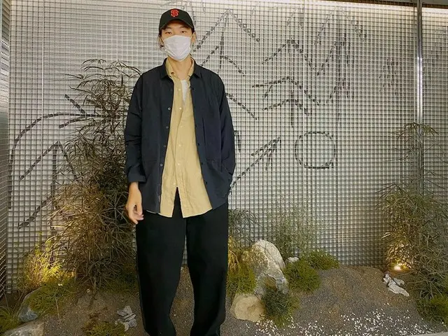 俳優リュ・ジュンヨル、広い肩+ヒップなファッション...“好男子のお手本”