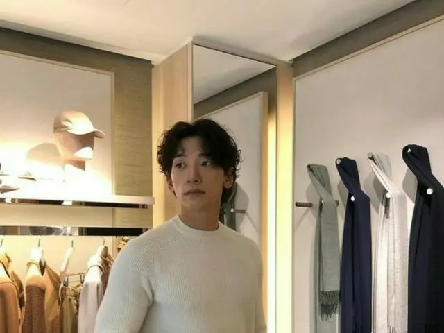 RAIN（ピ）、コーヒーカップ持っただけでグラビア完成!!
