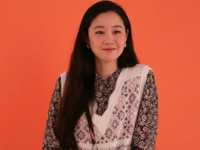 女優コン・ヒョジン、ラブリーな広告撮影現場…気分良くさせる爽やかさ