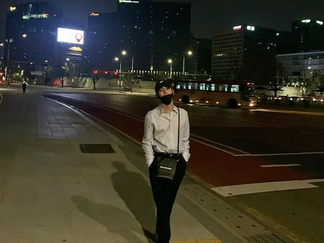 「SHINee」Key（キー）、闇の中にも輝くイケメンビジュアル...除隊後もイケメンing..