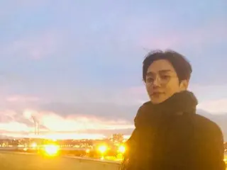 「SF9」ロウン、メガネかけて好男子度UP…女心を揺さぶるソフトな微笑み