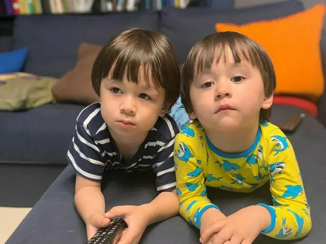 ウィリアムくん、弟ベントレーくんと一緒にかわいさあふれるショットを公開