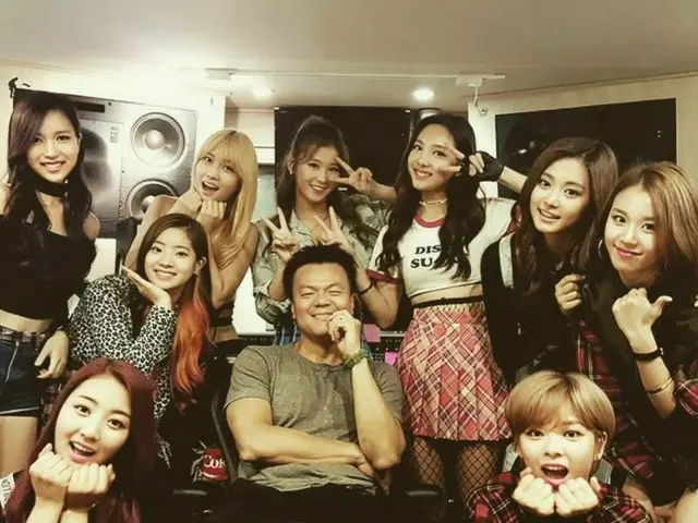 J.Y.Park（パク・ジニョン）“終始一貫した「TWICE」、変わらなくてありがとう”愛情いっぱい