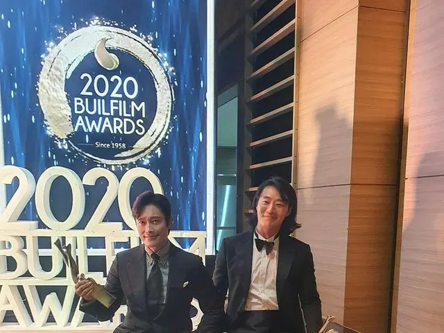 イ・ビョンホン＆イ・ヒジュン、釜日映画賞を飾った「南山の部長たち」の品格