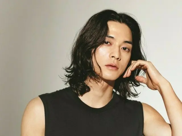 【グラビア】俳優キム・ジフン、致命的な長髪イケメン“「悪の花」、イメージを壊すことができて意味があった作品”