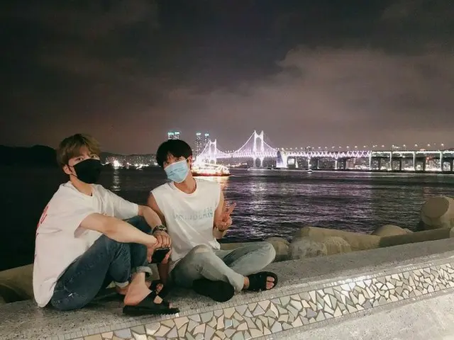 ソンモ（元超新星）、ジェジュンとのツーショットでOSTを応援、”いいね”は1.111回がソンモ流？”無限反復で聴いてください～”