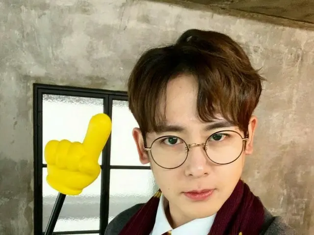 「2PM」ニックン、ハリー・ポッターの姿で”Happy Halloween!”…手には魔法のフィンガースティック？！