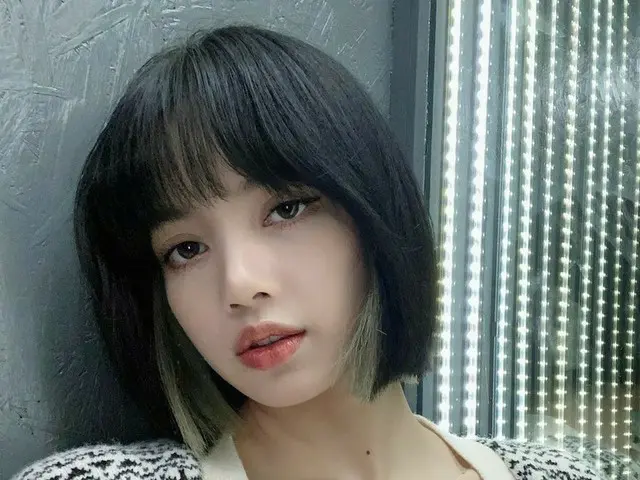 「BLACKPINK」リサ、ブラックボブで人形のようなビジュアル