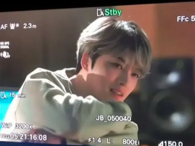 キム・ジェジュン、いたずらっぽい笑顔で視線くぎ付け（動画あり）
