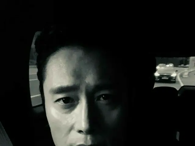 俳優イ・ビョンホンのキラースマイル…セルフィーがうまくなった!?