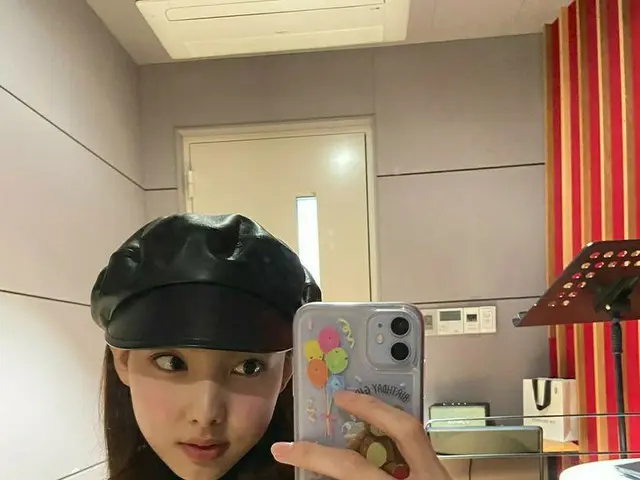 「TWICE」ナヨン、キャスケットもよく似合う…かわいいトムボーイファッション