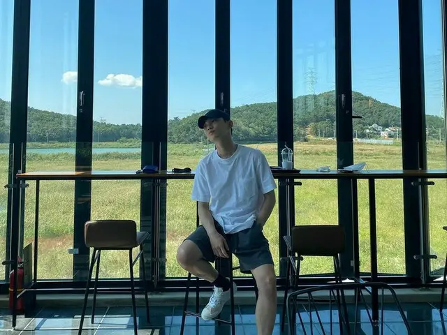 「SHINee」Key（キー）、夏を懐かしむショットを公開…余裕のある笑顔