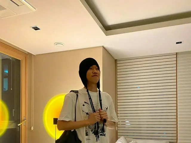 歌手CRUSH、入隊前日の最後のあいさつに…隠せない複雑な表情