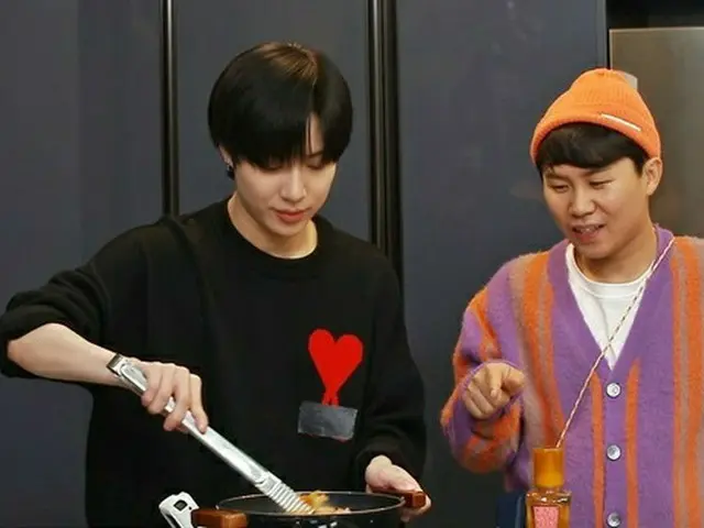 「SHINee」テミン、「美味しさの広場」で燻製アヒル肉で作ったキムチチゲのレシピを公開!!