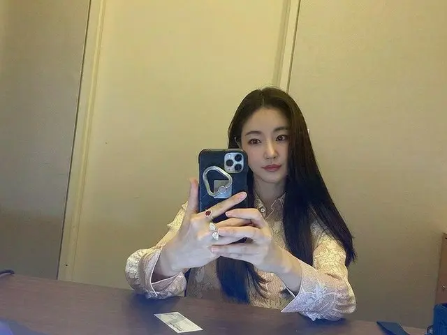 女優キム・サラン、女神のような自撮りショット…まるで生きているお人形さん⁈