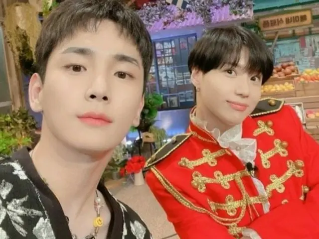 「SHINee」Key×テミン、収録現場での2ショット披露…つるつるの美肌に視線集中