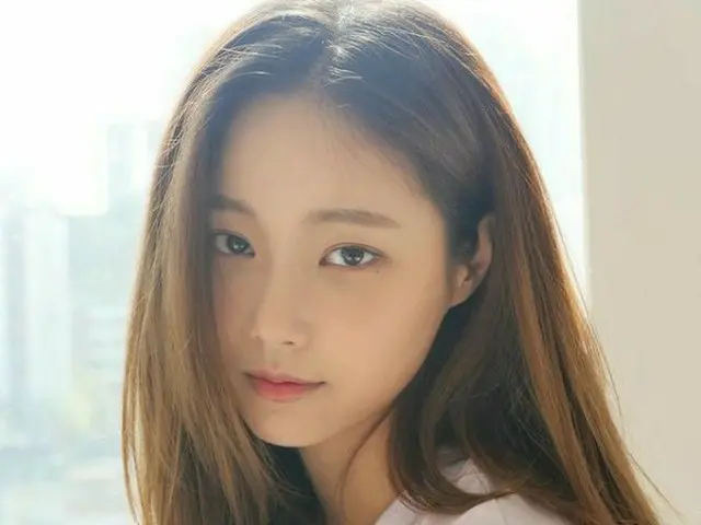 「MOMOLAND」ヨヌが近況公開…自ら輝きを発する美貌！