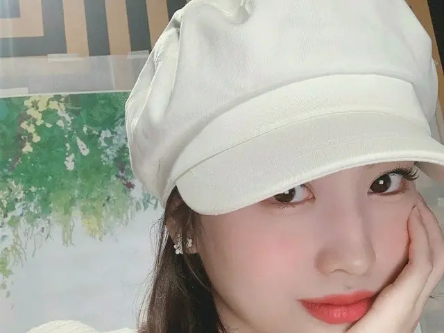 「TWICE」モモ、.人形のようなビジュアルでファンの心を狙撃!