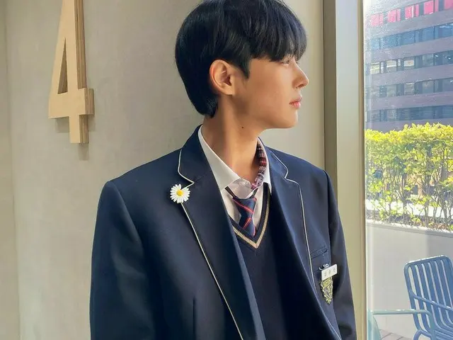 「VICTON」ビョンチャン、制服姿でファンの心を狙撃